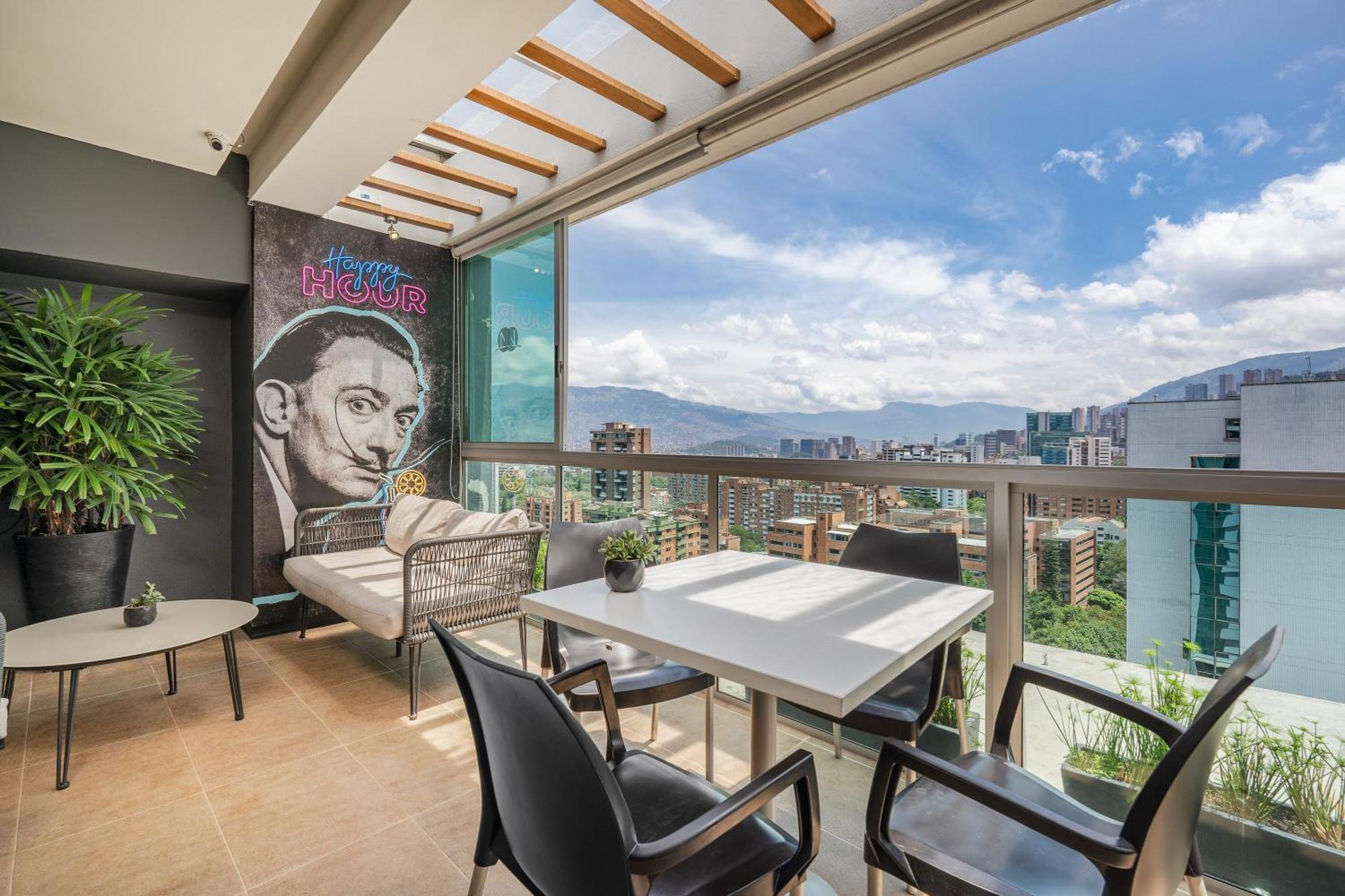 Novelty Suites Hotel Medellin Exterior photo